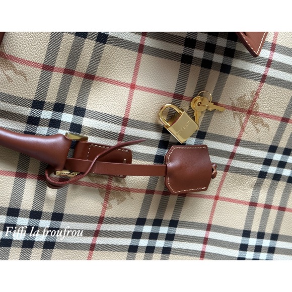 Authentic Burberry garment bag - Picture 8 of 11